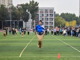 阿莱克斯·罗德里奎兹在 2015 年击出生涯第 3000 支安打，成为该俱乐部第 29 位成员