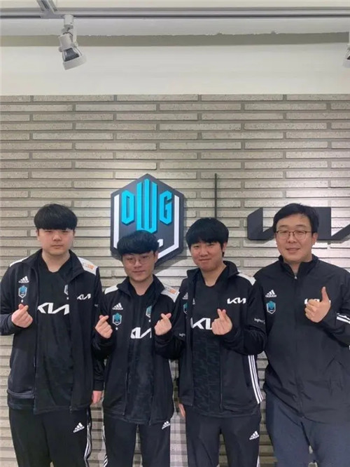 面迈出了重 面迈出了重